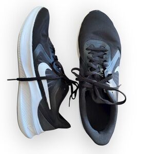 NIB Nike Downshifter Running Shoes Black and White Sneakers